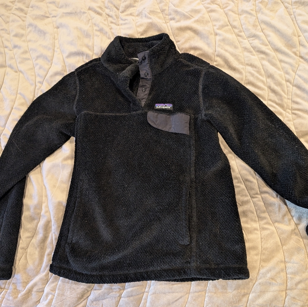Black fuzzy Patagonia, never worn. Size small